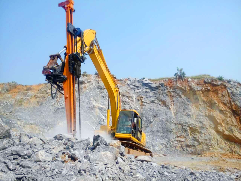 全液壓履帶式鉆機(jī) 全液壓履帶式鉆機(jī)